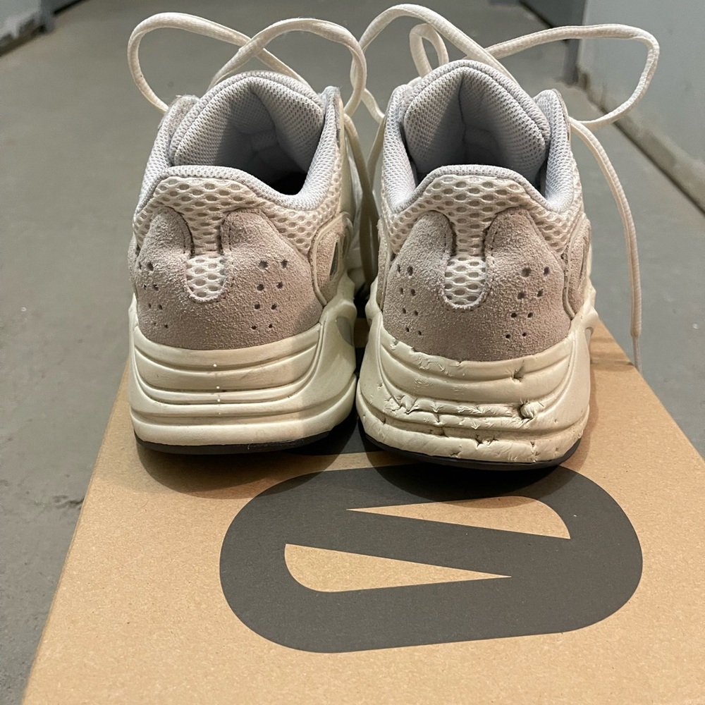 Yeezy 700 Analog - Picture 6 of 8